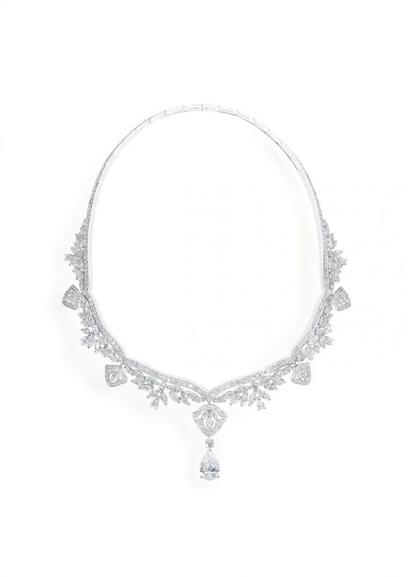 Jessica 典禮當天配戴Limelight secrets and lights- Muquarna 項鍊